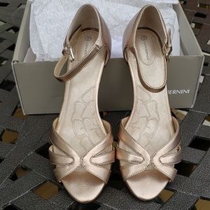 Brand New Giani Bernini sandals